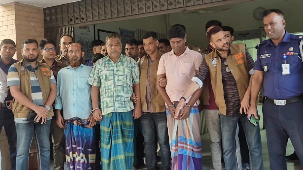 নলডাঙ্গায় সাবেক সর্বহারা নেতাসহ আওয়ামী লীগের ৫ নেতাকর্মী গ্রেপ্তার